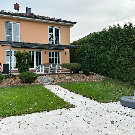 Leipziger Stadtvilla: Geräumig Und Zentral Mit Garten Villa